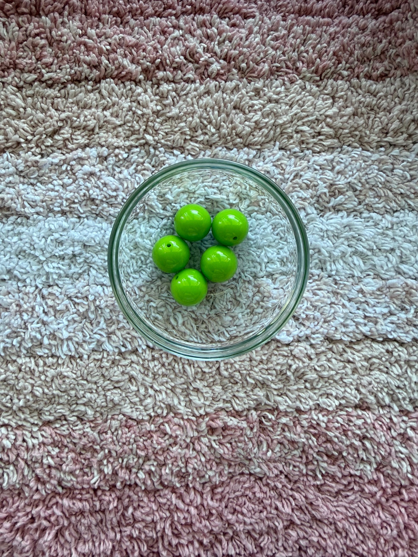 20mm Solid Lime Bubblegum Beads (5 Beads In A Pack)